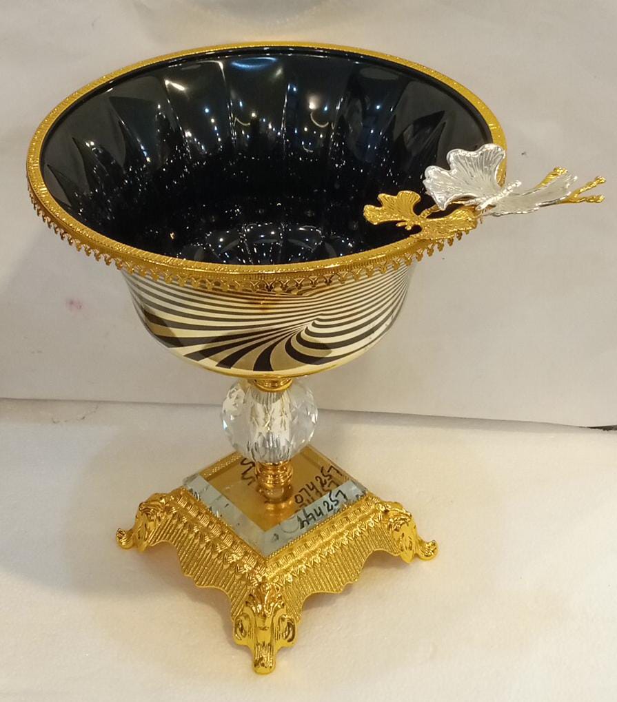 WhatsApp Image 2025-10-12 at 14.33.17_4d1ed568 ZE GOLDEN LARGE BOWL - Image 1