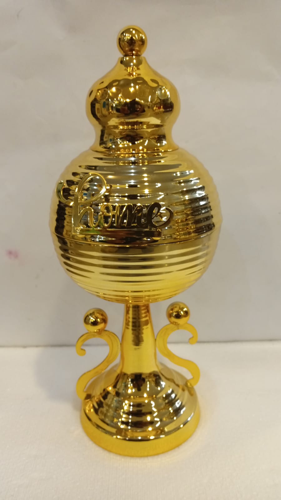 WhatsApp Image 2025-10-12 at 16.46.35_98d9e781 GOLD DECORATION MEDIUM - Image 1