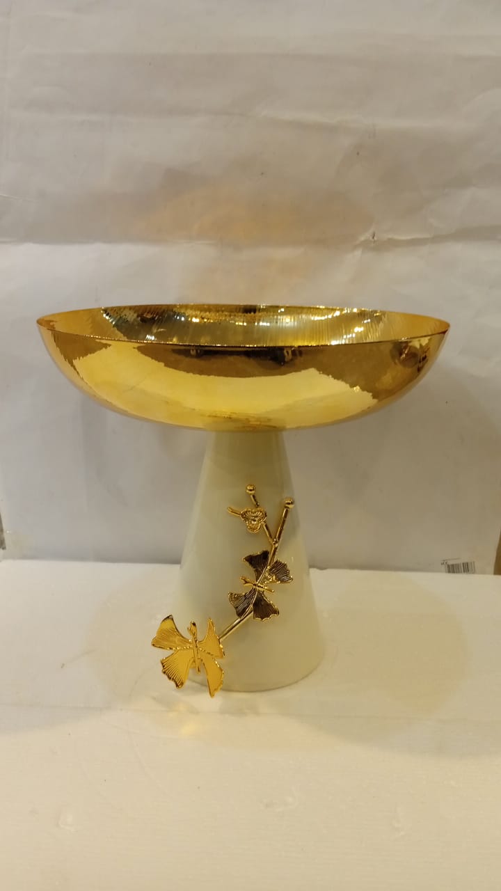 WhatsApp Image 2025-10-13 at 16.57.01_9ed1720c GOLD DECORATION LARGE - Image 1